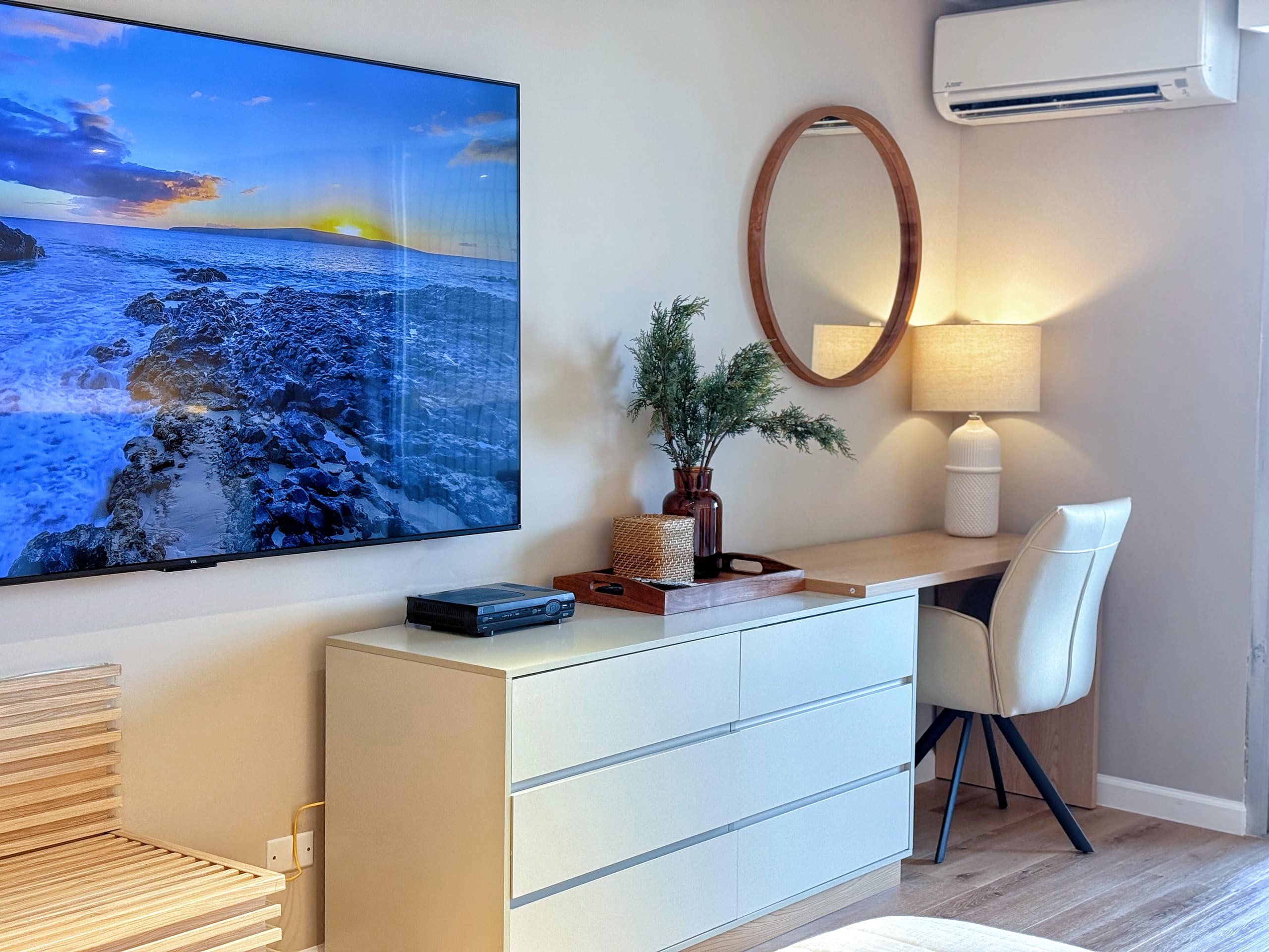 36F-Island Colony Studio-City/Partial Ocean Views - Image 2
