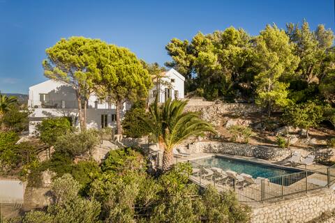 Panoramic Luxury Residence | Pool | Sea View B1