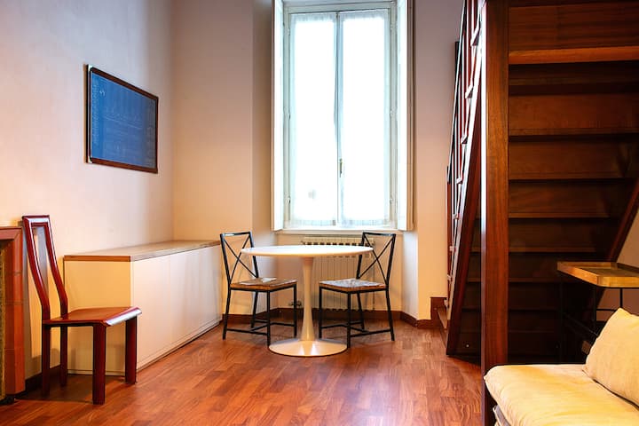 Ampio e luminoso salotto