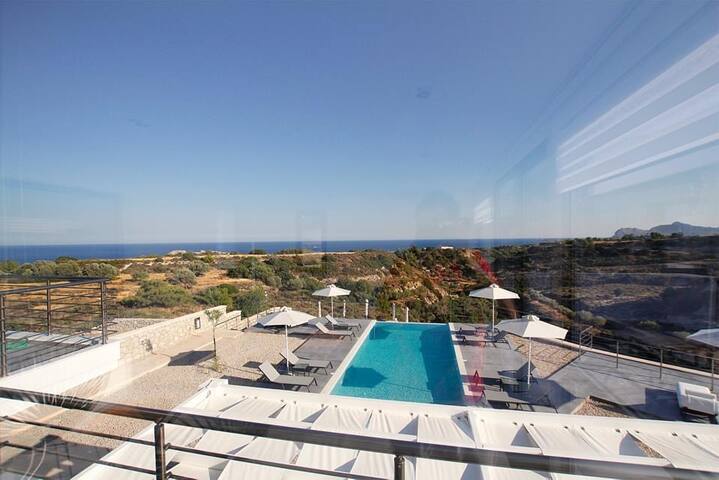 Alana Villa private Pool gallery image 4