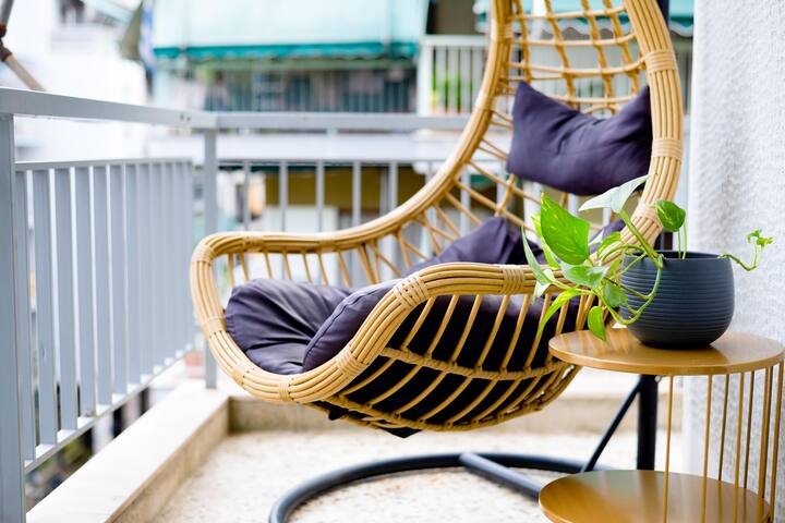 Familys & Groups • 4BR • Balcony • Sleeps 11