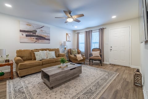 2BD Oasis Near Battery & SixFlags!