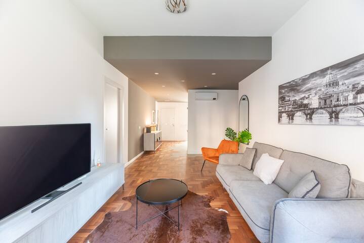 ⁠Skylife Modern 4-Bedroom Trastevere Apartment gallery image 4