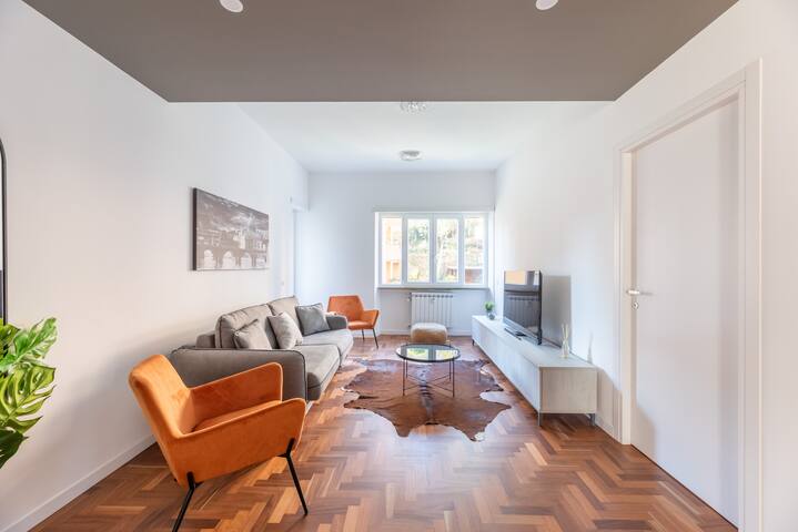⁠Skylife Modern 4-Bedroom Trastevere Apartment gallery image 5