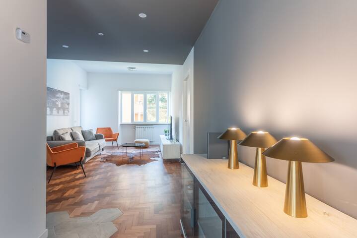 ⁠Skylife Modern 4-Bedroom Trastevere Apartment gallery image 3