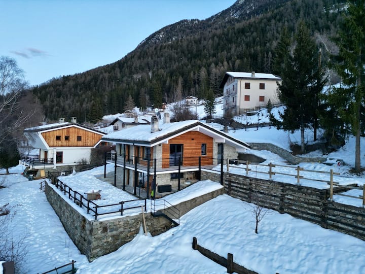 Romantic chalet with sauna and spectacular views