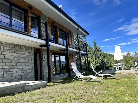 Romantic chalet with sauna and spectacular views