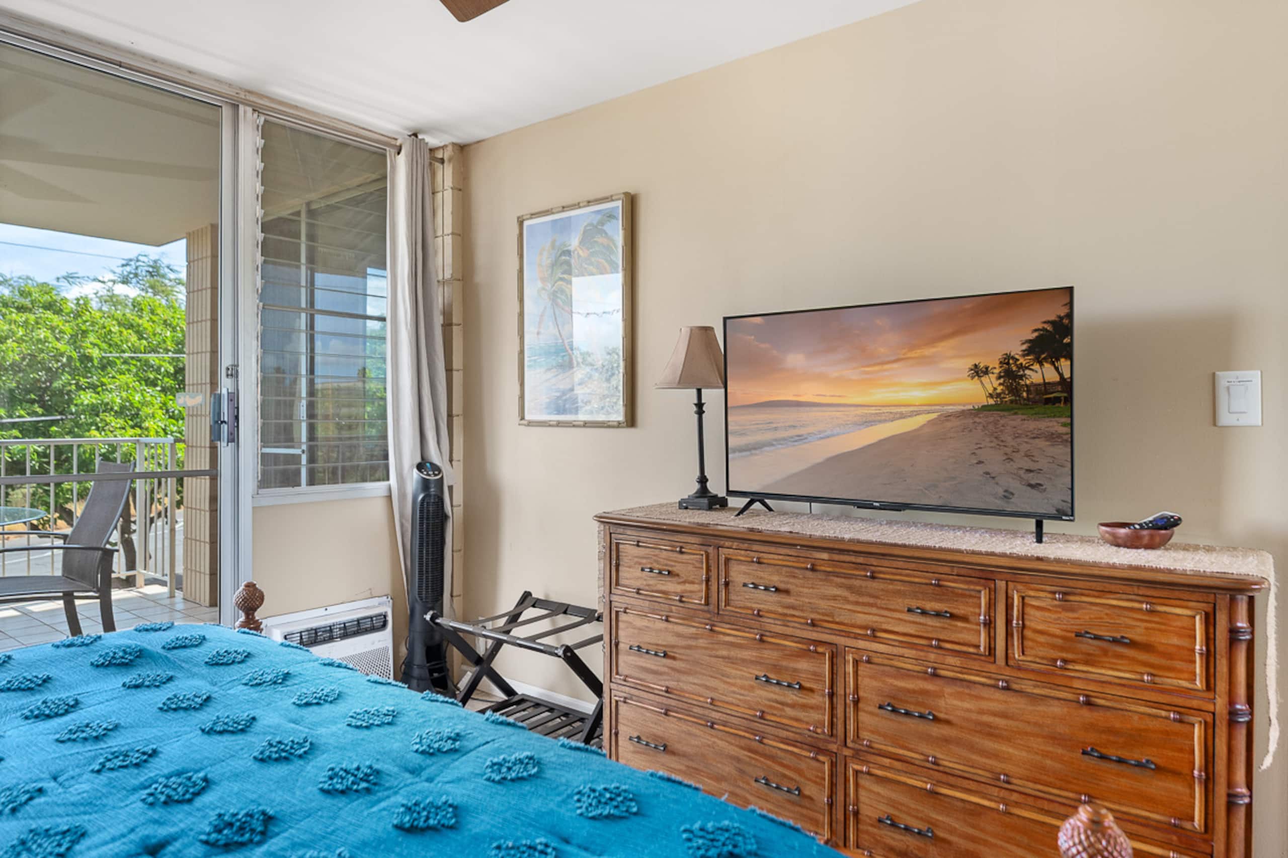 Short Walk to Stunning Beaches! - Image 31