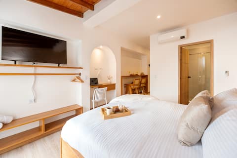 Bright 1BR Loft W/AC Great Location Laureles | NM6