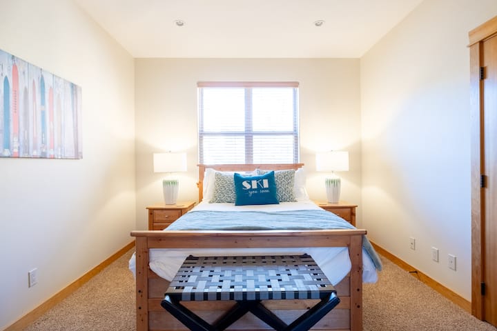 საძინებელი 4