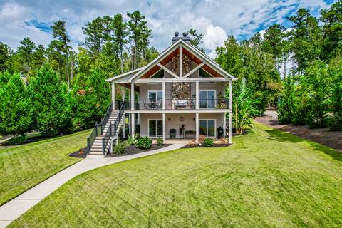 Sleeps 10, Paddleboards, Canoe, Pool Table + More!