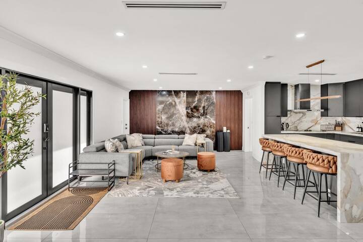 Lux Villa w/Htd Pool, Gym, Games, Golf, Near Beach gallery image 5