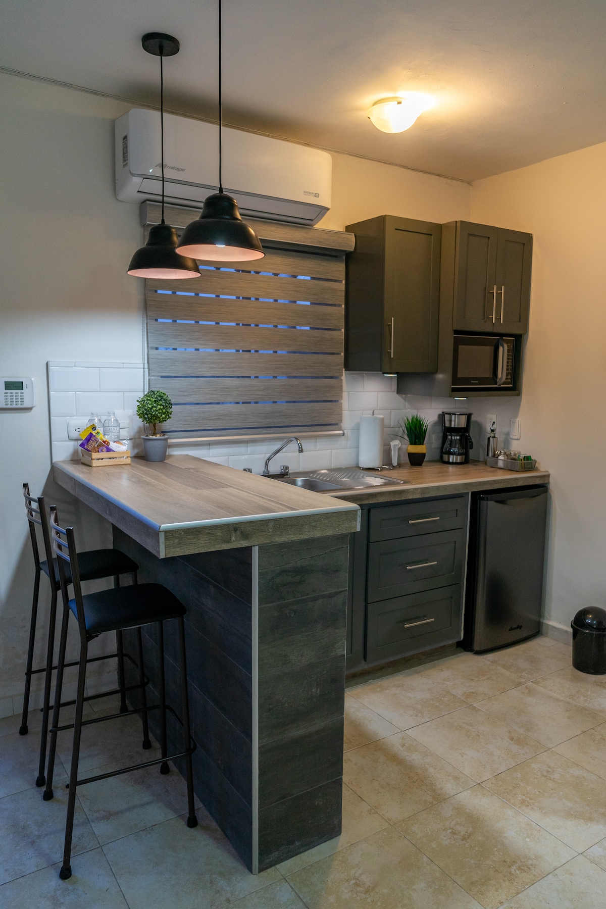 Top performing Airbnb: Cozy and Comfortable Studio with Parking in Hermosillo