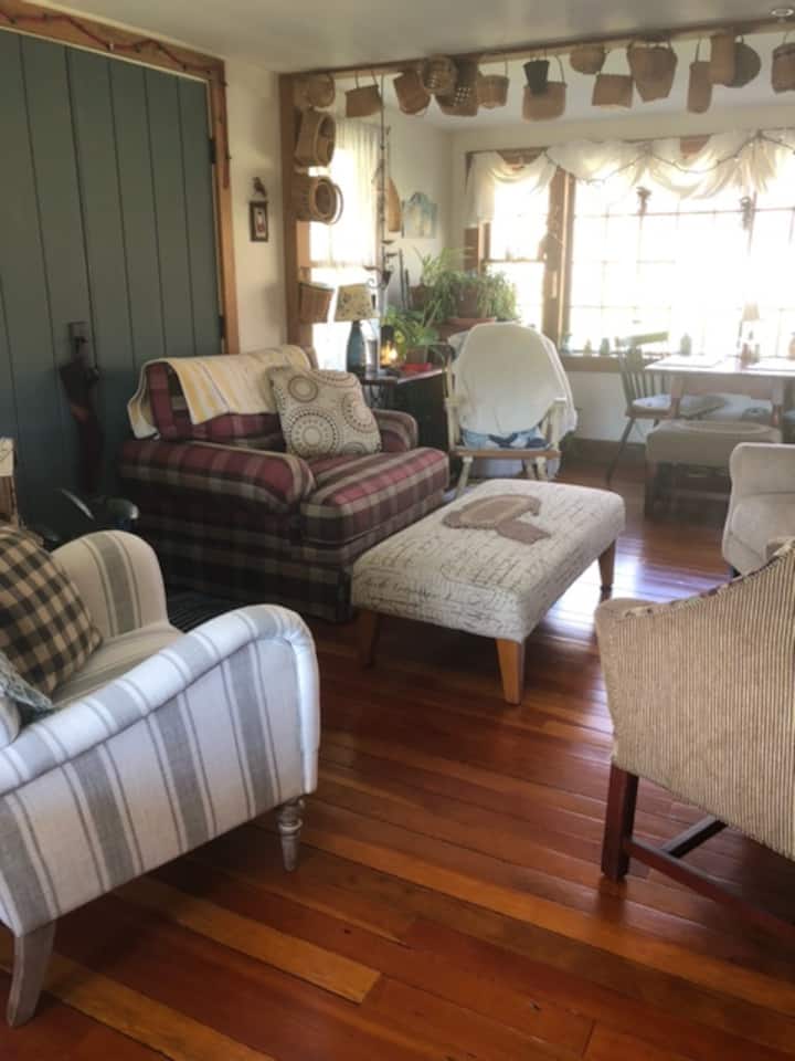Chocolate Chip B&b/serengeti Room - Maine