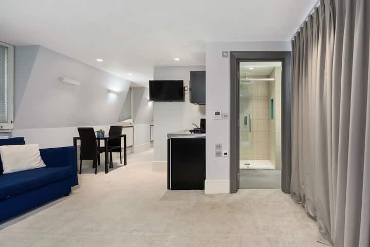 Deluxe Top Floor Studio | Marylebone - London