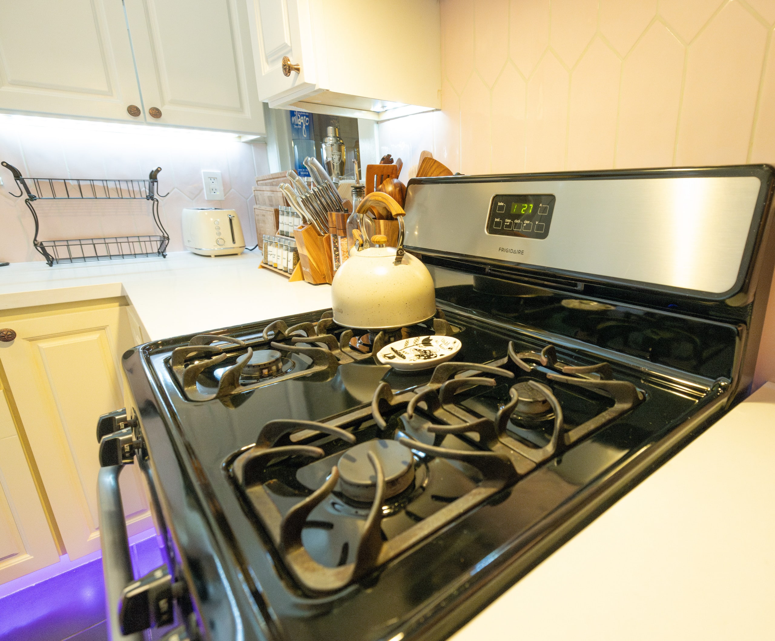Home in San Francisco · ★5.0 · 3 bedrooms · 3 beds · 1.5 baths - Image 26