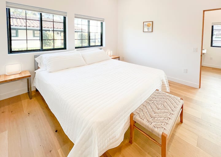 Modern 1bd Suite On State St. - Walk Everywhere! - Santa Barbara, CA