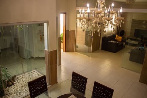 Imóvel de sucesso: Air-conditioned house with 3 en-suites near the mall. em Petrolina