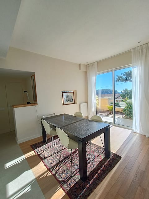 Top Airbnb: Sea view + car space in Villefranche in Villefranche Sur Mer