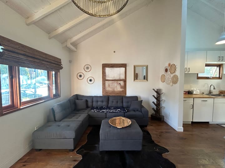 Cozy Cabin Dtsa - Santa Ana, CA