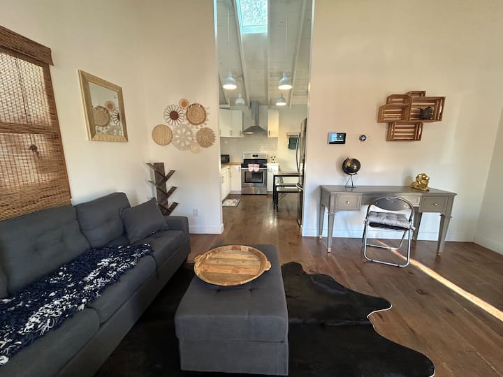 Cozyville Dtsa 1bd/1b - Santa Ana