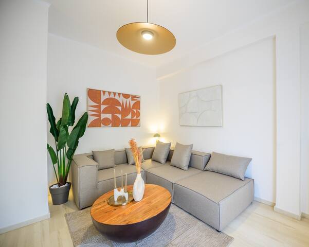 Iconic Acropolis Views• 2 BR Spacious Penthouse! gallery image 4