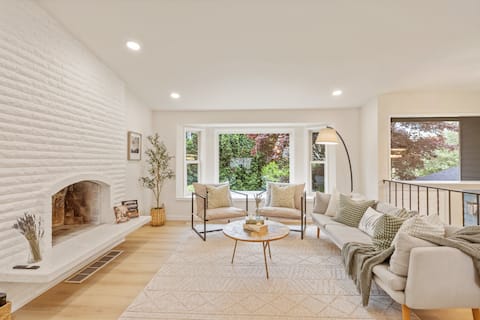 Spacious Modern Retreat w Game Room and Yard