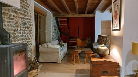 Top Airbnb: Large family home for 10 in Isère
