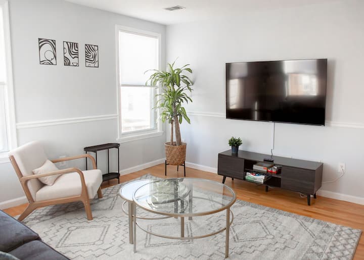 Airy 3 Bed Apt. W/ Free Garage Parking | Near Nyc - Hoboken, NJ