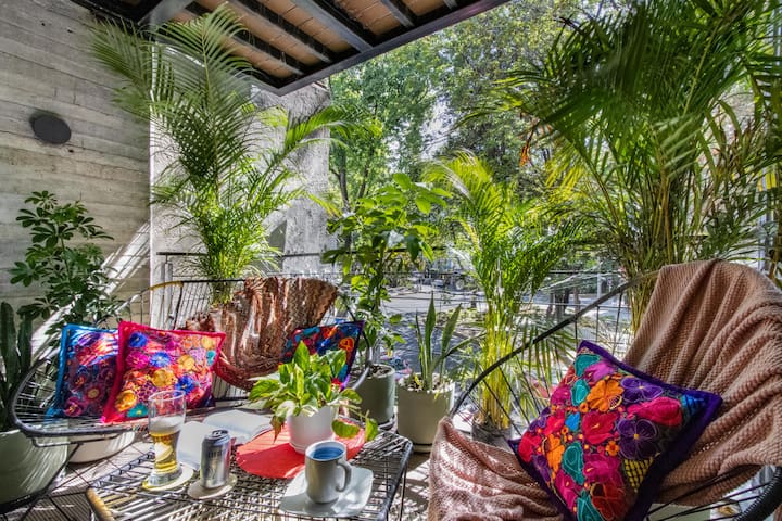 The Condesa Urban stay 2BR / 5 Guests with AC