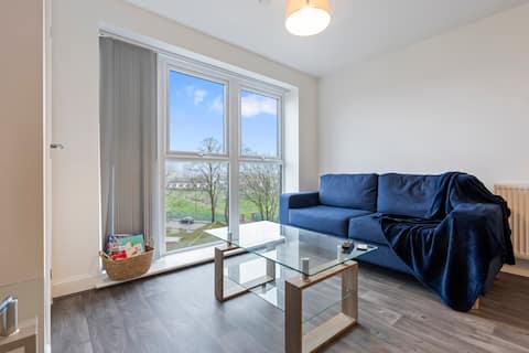 Successful Airbnb property: Apartment close to City Centre with Free Parking in Digbeth & Eastside
