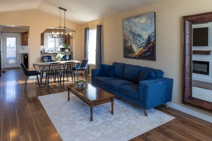 Artistic Oasis In Red Deer - Red Deer