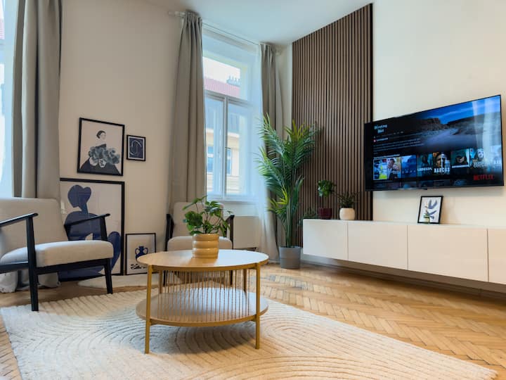 100m² City Center Retreat, 3bdr With Netflix - Praga