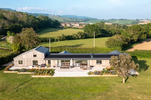 Luxury spacious 3 bedroom home with stunning views