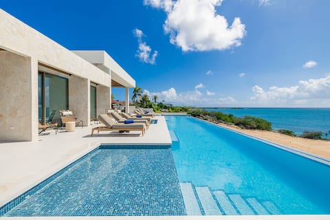 Luxury Beachfront Oasis|Infinity Pool|Hot Tub|BBQ