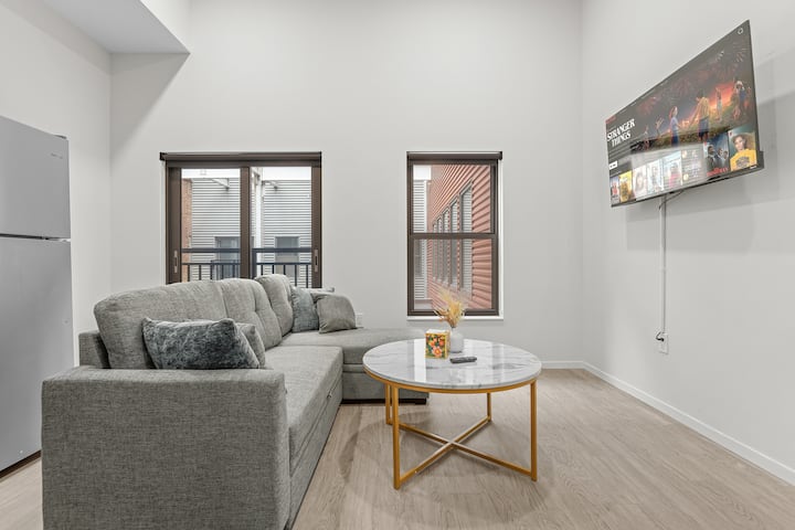 Luxury Condo  Dwntn  Steps To Playhouse Square - Cleveland, OH