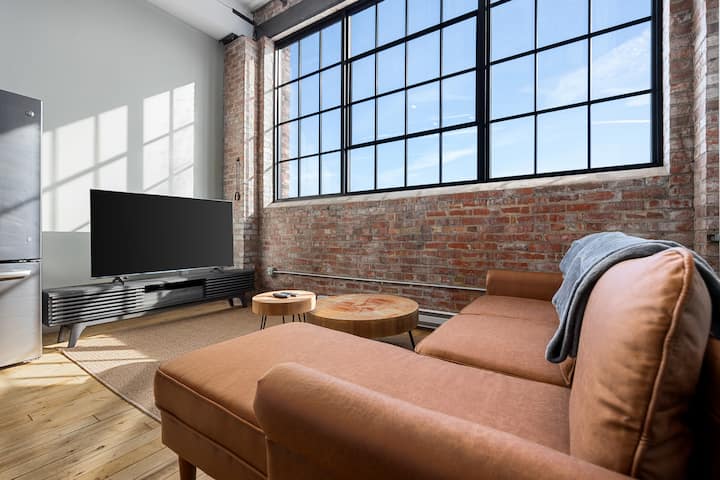 Cooperage 214 | Mid-century 1bd Loft | Peoria - Peoria, IL
