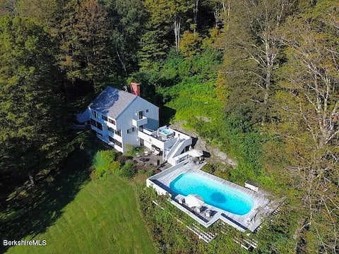 Mountain Serenity 20 Acres, Hot Tub, Jiminy<10min