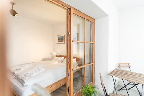 Chesa Michel/ Palü – Balcony apartment in the center of the village