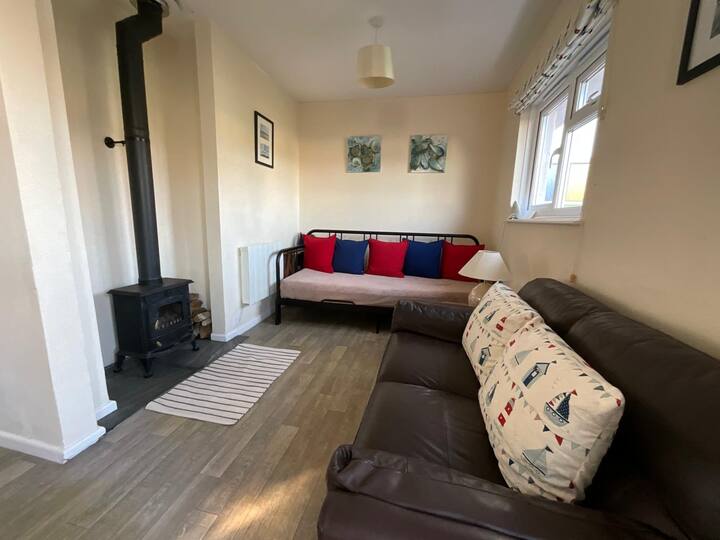 Number 18 Comfortable Cottage Close To The Beach - Bembridge