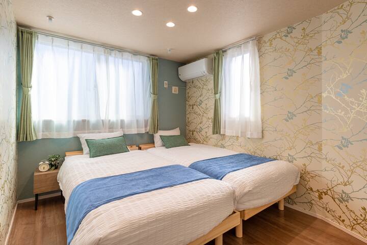 ラグジュアリーな内装/キングベッド /116㎡/新宿、渋谷へのアクセス良し/風呂トイレ3つ! gallery image 5