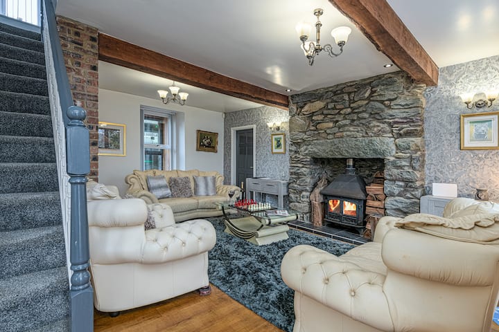 Luxury Villa With Breathtaking Views - Bethesda