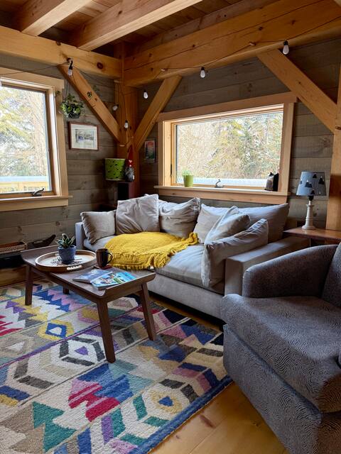Successful Airbnb property: Cozy Mountain Retreat near Sugarloaf + Flagstaff in Rangeley / Maine Lakes