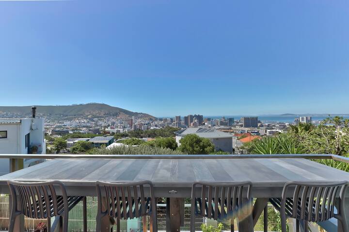 Top of the mountain – New Luxurious Vredehoek Home gallery image 4