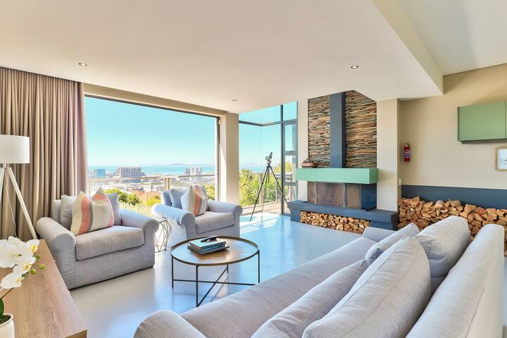 Top of the mountain – New Luxurious Vredehoek Home