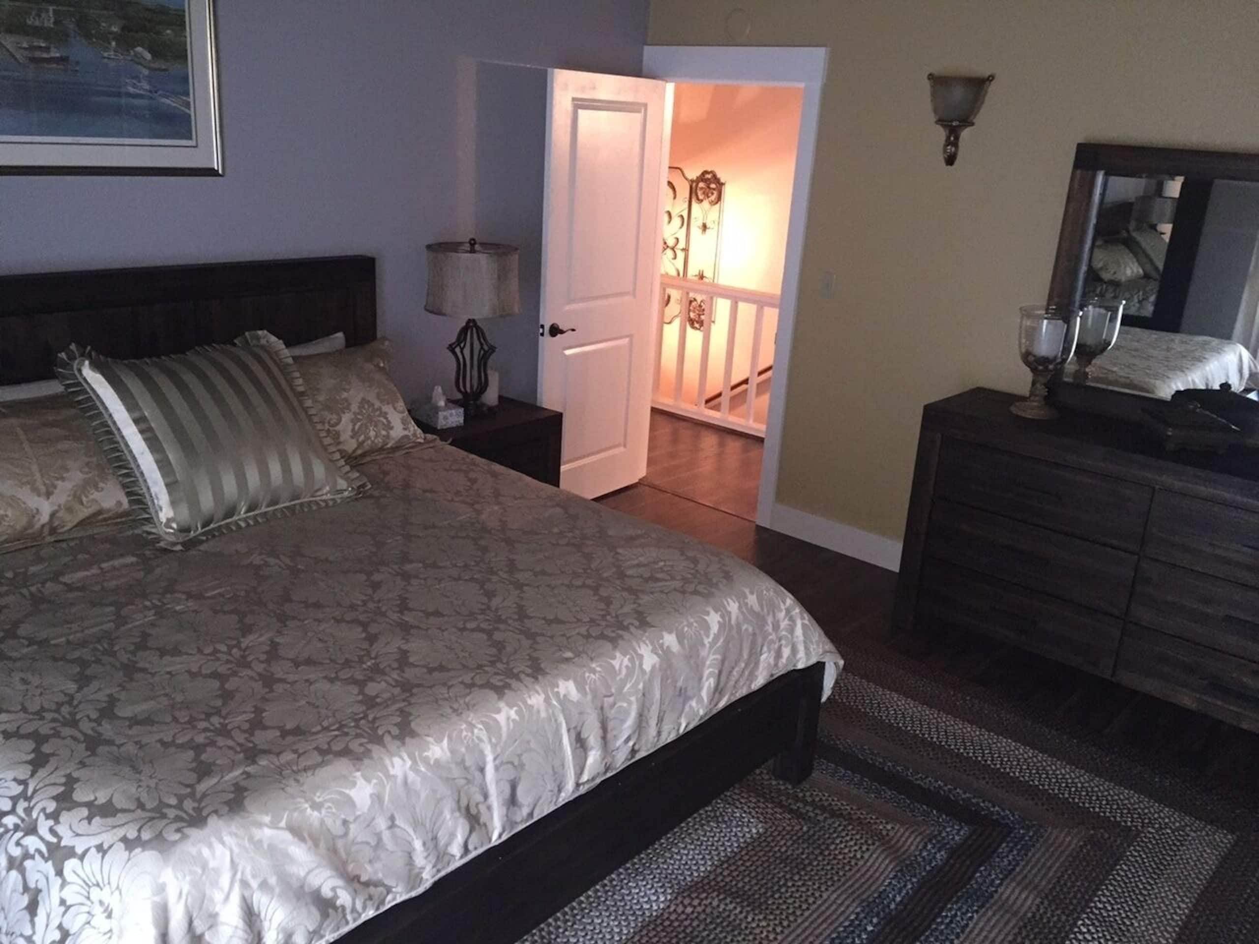 Remodeled 5BR Family Home Near Lake & Heavenly - Photo 4