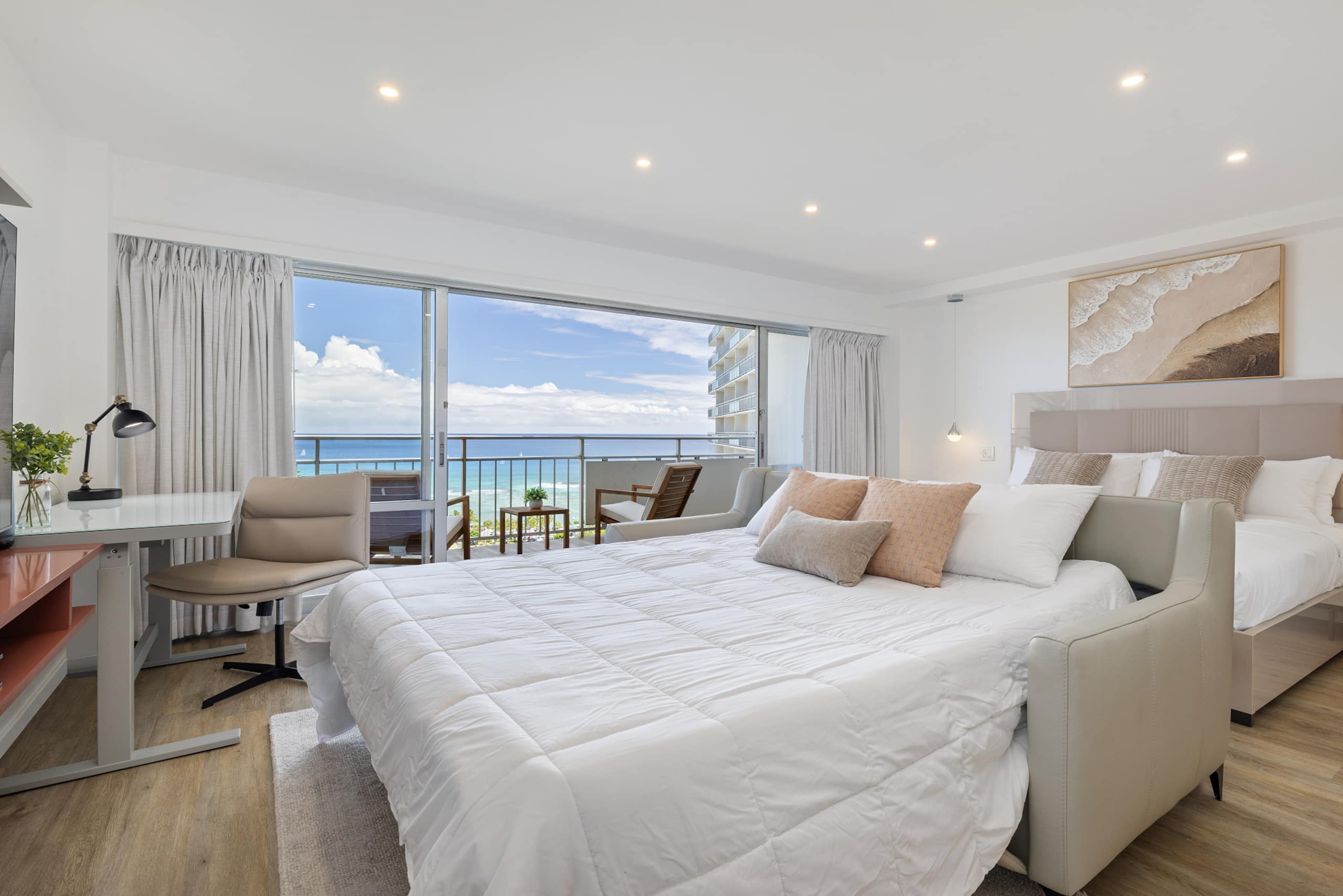 Ocean Breeze Retreat: Luxe High-Rise 21F - Image 7