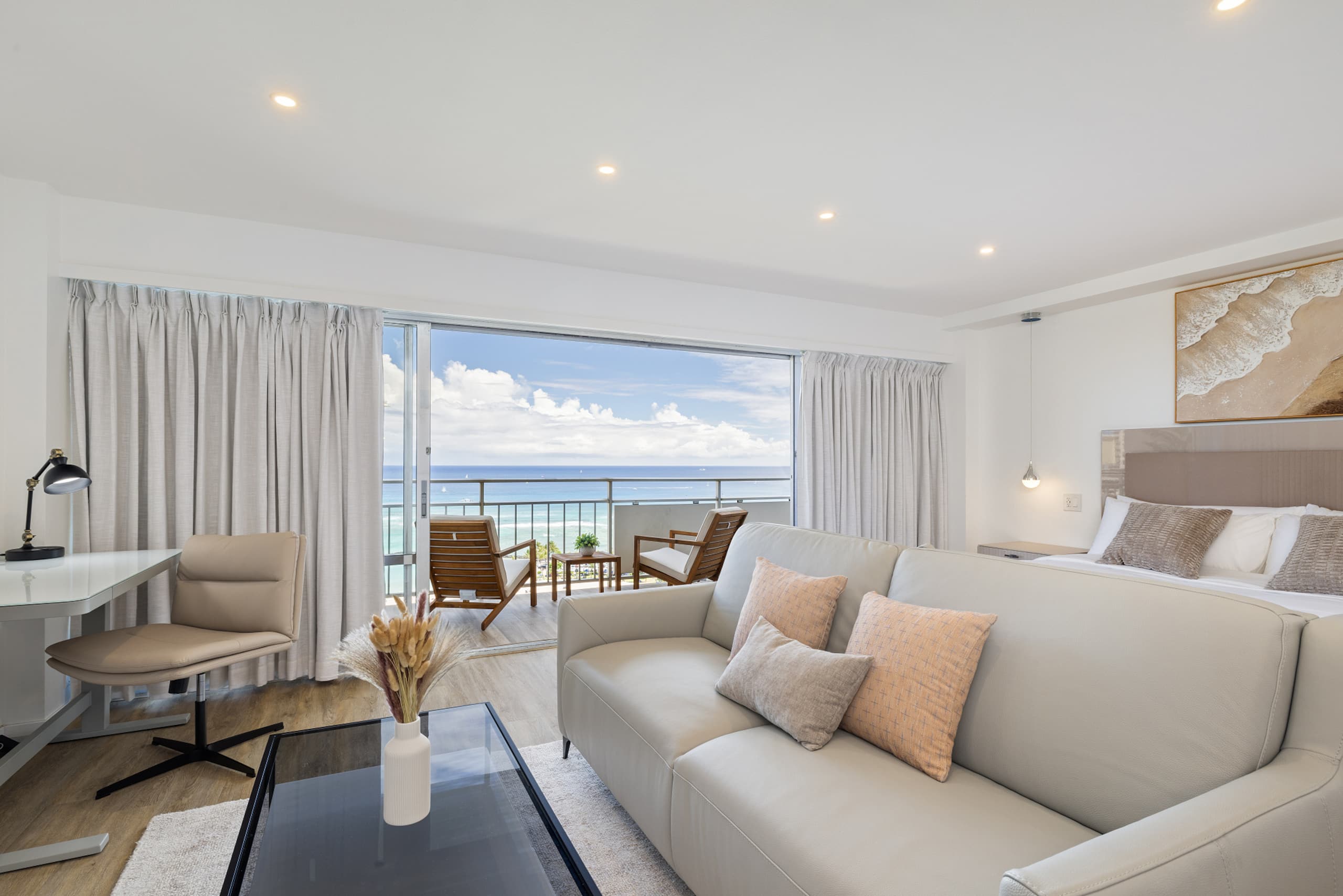 Ocean Breeze Retreat: Luxe High-Rise 21F - Image 6