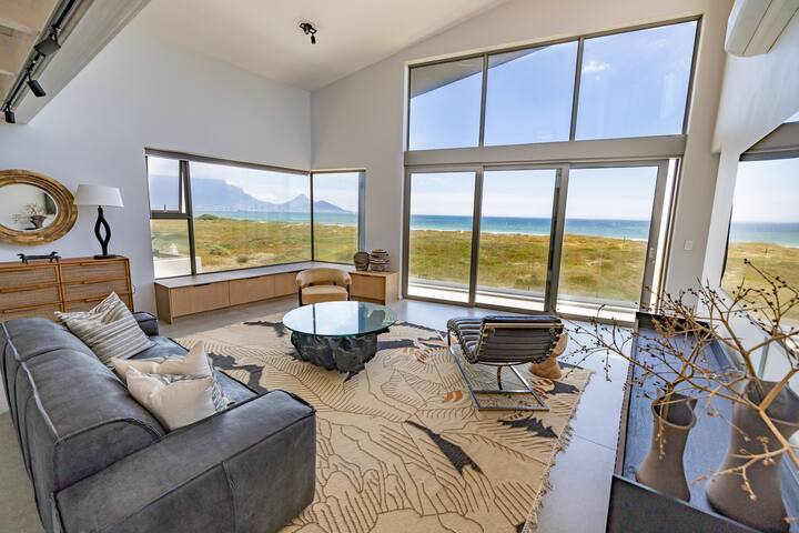 Beachfront Lodge – First row on the Spot gallery image 3