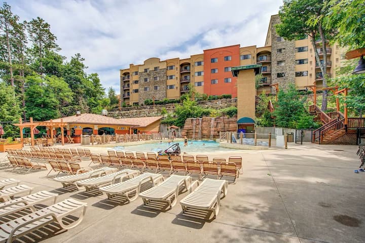 Riverfront 2br Condo - Wisconsin Dells, WI